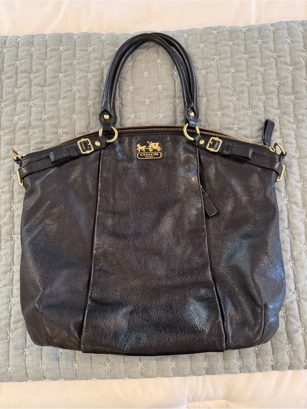 EUC Coach Madison Lindsey Black Leather Handbag